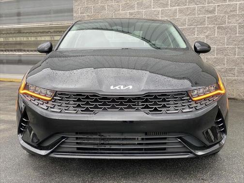 Ebony Black 2022 Kia K5 LXS