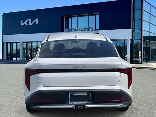 Snow White Pearl 2026 Kia K4 LX