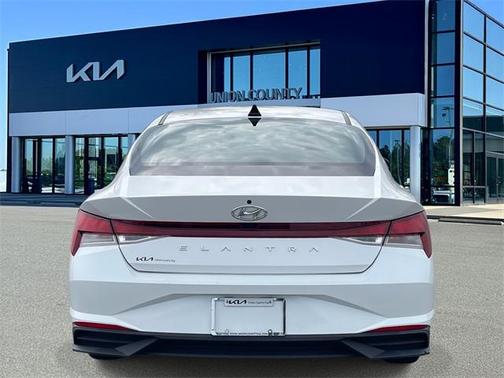 2022 Hyundai ELANTRA SEL