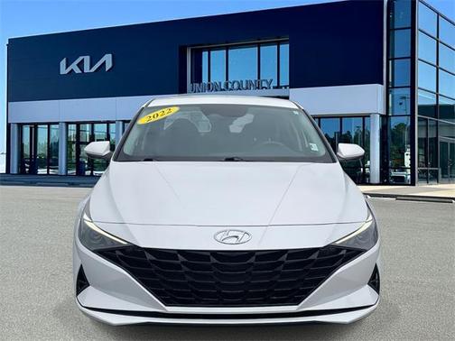 2022 Hyundai ELANTRA SEL