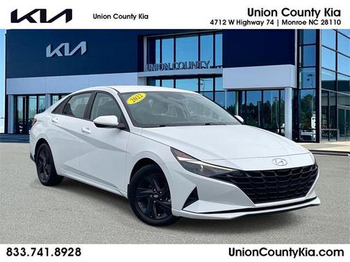 2022 Hyundai ELANTRA SEL