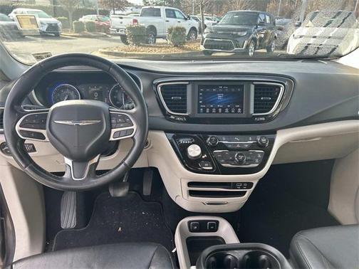 2020 Chrysler Pacifica Touring L