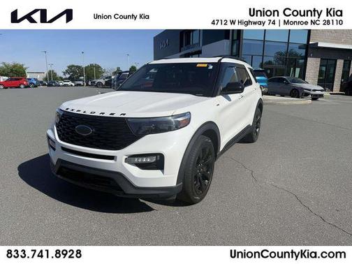 Star White Metallic Tri-Coat 2023 Ford Explorer ST-Line