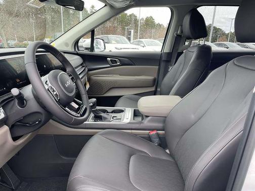 Snow White Pearl 2026 Kia Carnival LXS