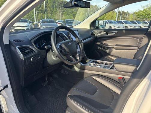 Star White Metallic Tri-Coat 2022 Ford Edge Titanium