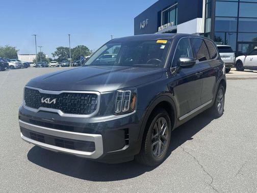 Gravity Gray 2024 Kia Telluride LX