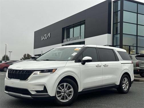 2023 Kia Carnival LX
