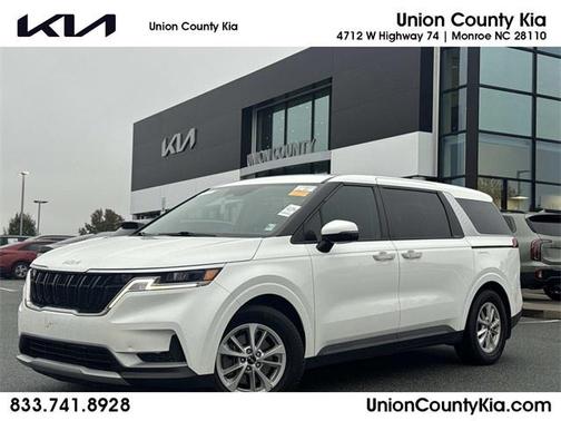 2023 Kia Carnival LX