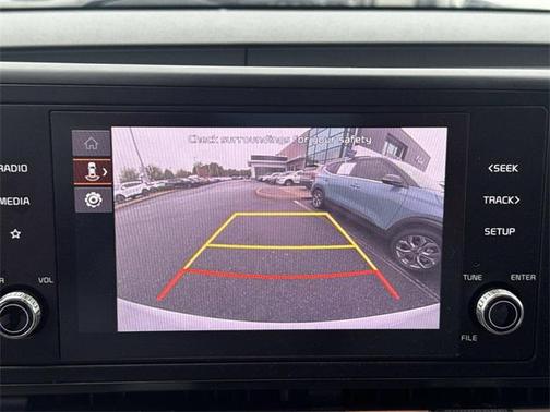 2023 Kia Carnival LX