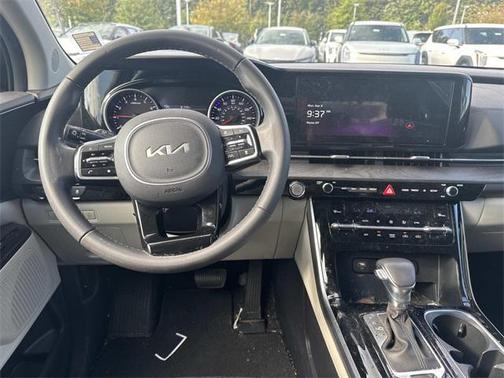 2024 Kia Carnival EX