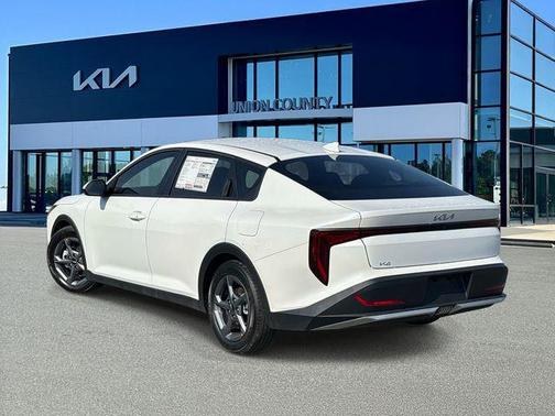 Snow White Pearl 2026 Kia K4 LXS