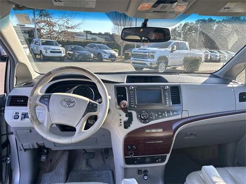 2014 Toyota Sienna XLE