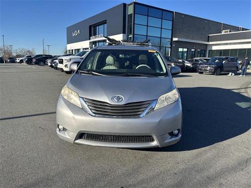 2014 Toyota Sienna XLE