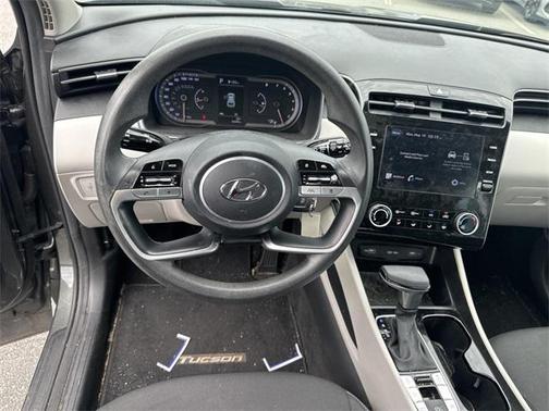 2023 Hyundai TUCSON SE