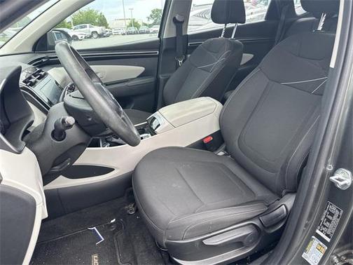 2023 Hyundai TUCSON SE