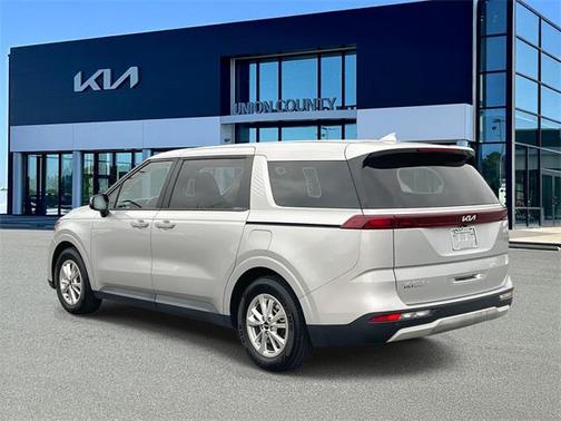 2023 Kia Carnival LX