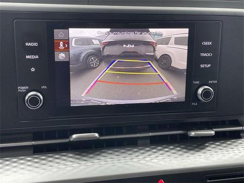 2023 Kia Carnival LX