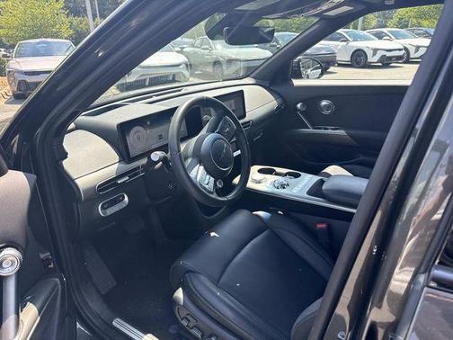 Makalu Gray 2024 Genesis GV60 Standard RWD