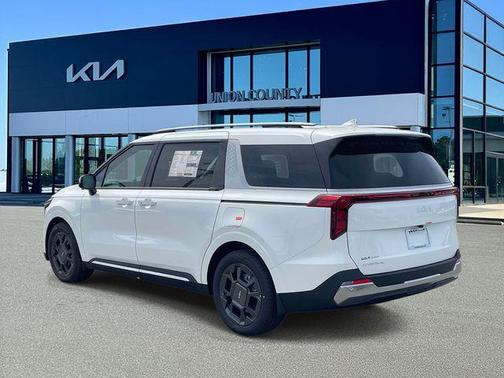 Snow White Pearl 2026 Kia Carnival SX