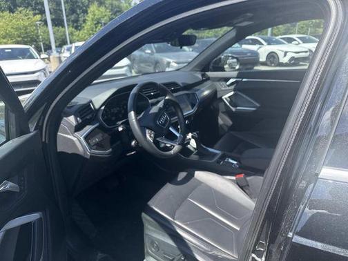 Mythos Black Metallic 2025 Audi Q3 Premium 45 TFSI S line quattro Tiptronic