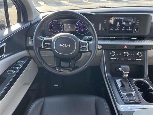 2023 Kia Carnival LX