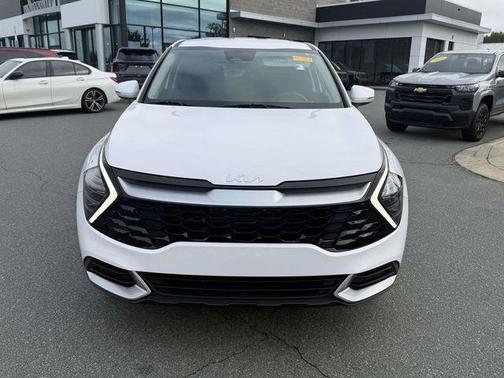 Glacial White Pearl 2024 Kia Sportage EX