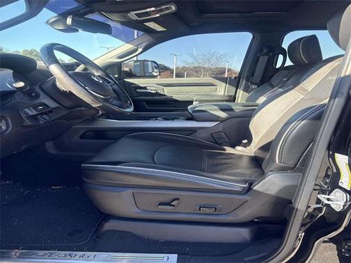 2020 RAM 2500 Laramie Crew Cab 4X4 6'4' Box