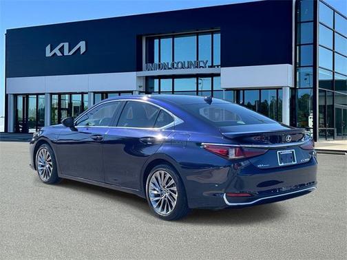 2024 Lexus ES 300h Luxury