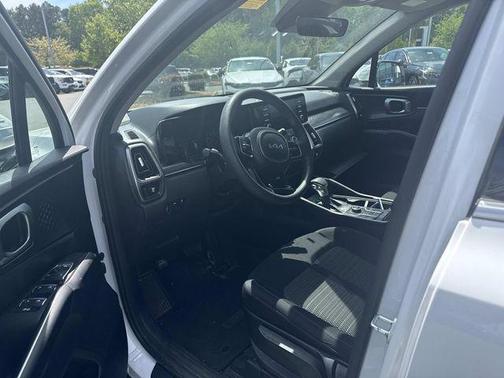 Glacial White Pearl 2023 Kia Sorento LX