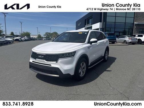 Glacial White Pearl 2023 Kia Sorento LX