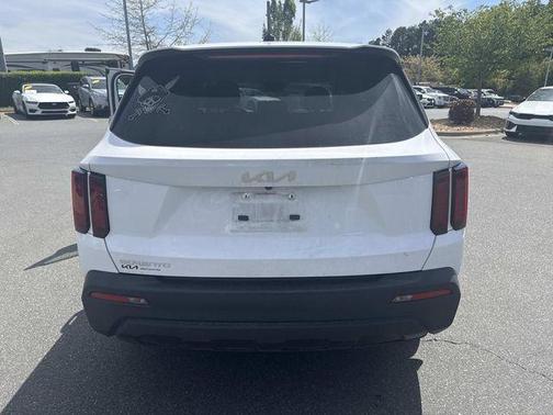 Glacial White Pearl 2023 Kia Sorento LX