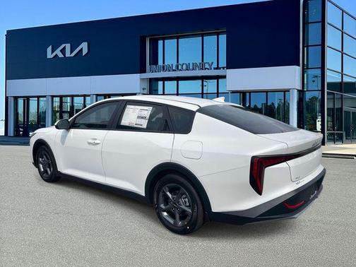 Snow White Pearl 2026 Kia K4 LXS