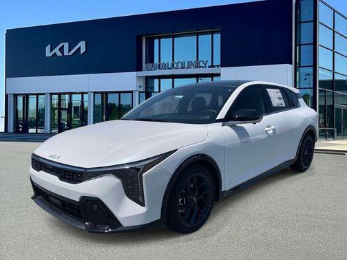 Snow White Pearl 2026 Kia K4 GT-Line Turbo