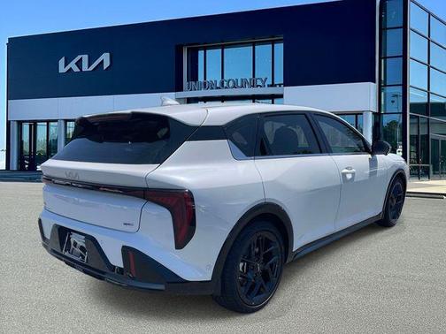 Snow White Pearl 2026 Kia K4 GT-Line Turbo