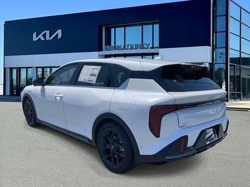 Snow White Pearl 2026 Kia K4 GT-Line Turbo