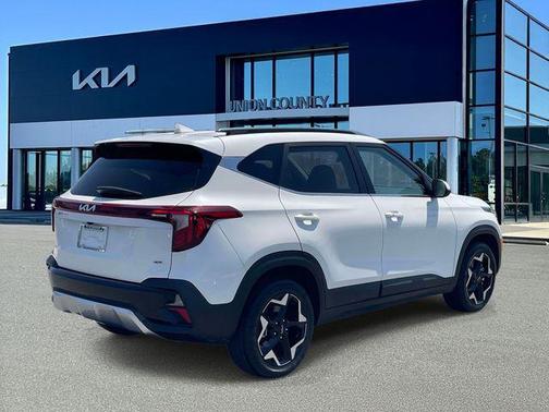 Snow White Pearl 2024 Kia Seltos EX