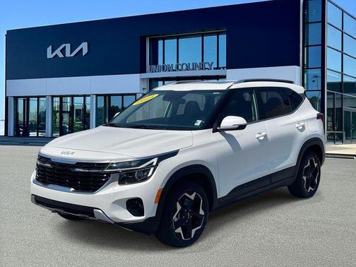 Snow White Pearl 2024 Kia Seltos EX