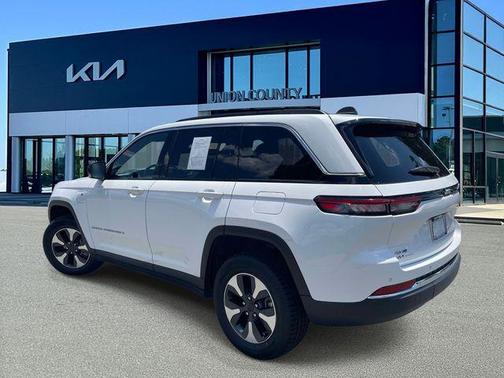 Bright White Clearcoat 2024 Jeep Grand Cherokee 4xe Base