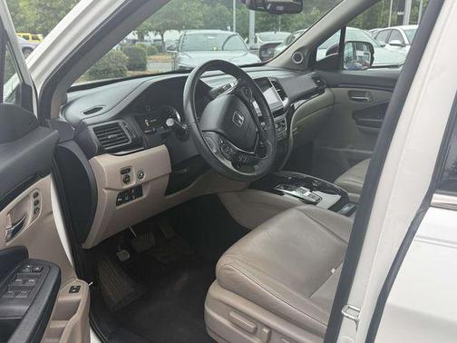 White Diamond Pearl 2017 Honda Pilot Elite