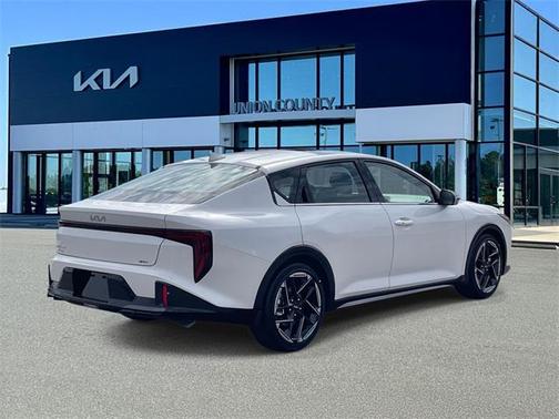 2025 Kia K4 GT-Line
