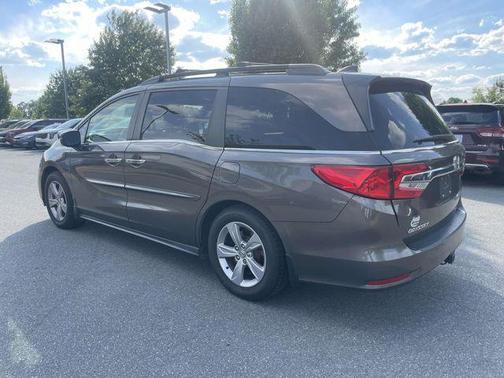 Beige 2019 Honda Odyssey EX-L