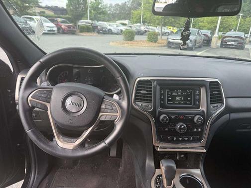 Brilliant Black Crystal Pearlcoat 2016 Jeep Grand Cherokee Laredo