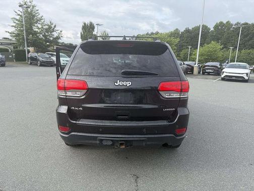 Brilliant Black Crystal Pearlcoat 2016 Jeep Grand Cherokee Laredo
