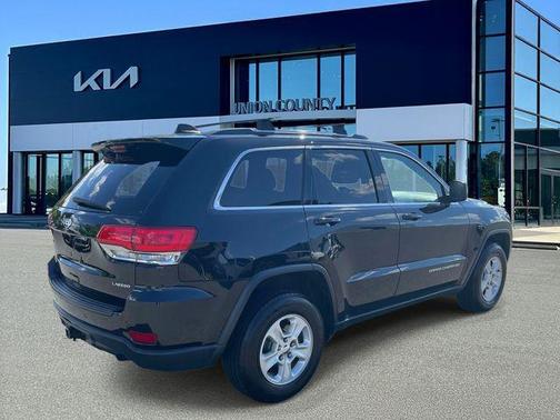 Brilliant Black Crystal Pearlcoat 2016 Jeep Grand Cherokee Laredo