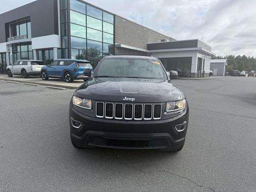 Brilliant Black Crystal Pearlcoat 2016 Jeep Grand Cherokee Laredo