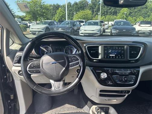 2019 Chrysler Pacifica Touring L