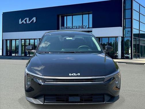 Aurora Black Pearl 2026 Kia K4 LXS