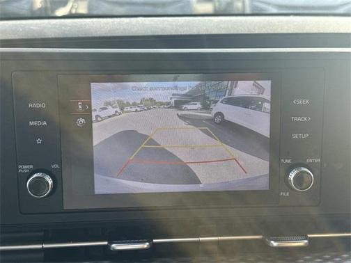2023 Kia Carnival LX