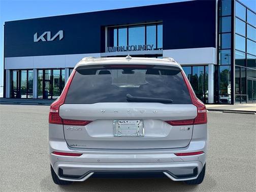 2025 Volvo XC60 B5 Plus