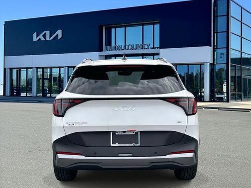 Snow White Pearl 2026 Kia Sportage Hybrid EX